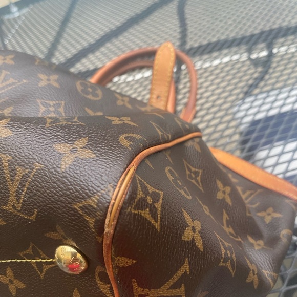 Louis Vuitton Tavoli w COA - Picture 9 of 15